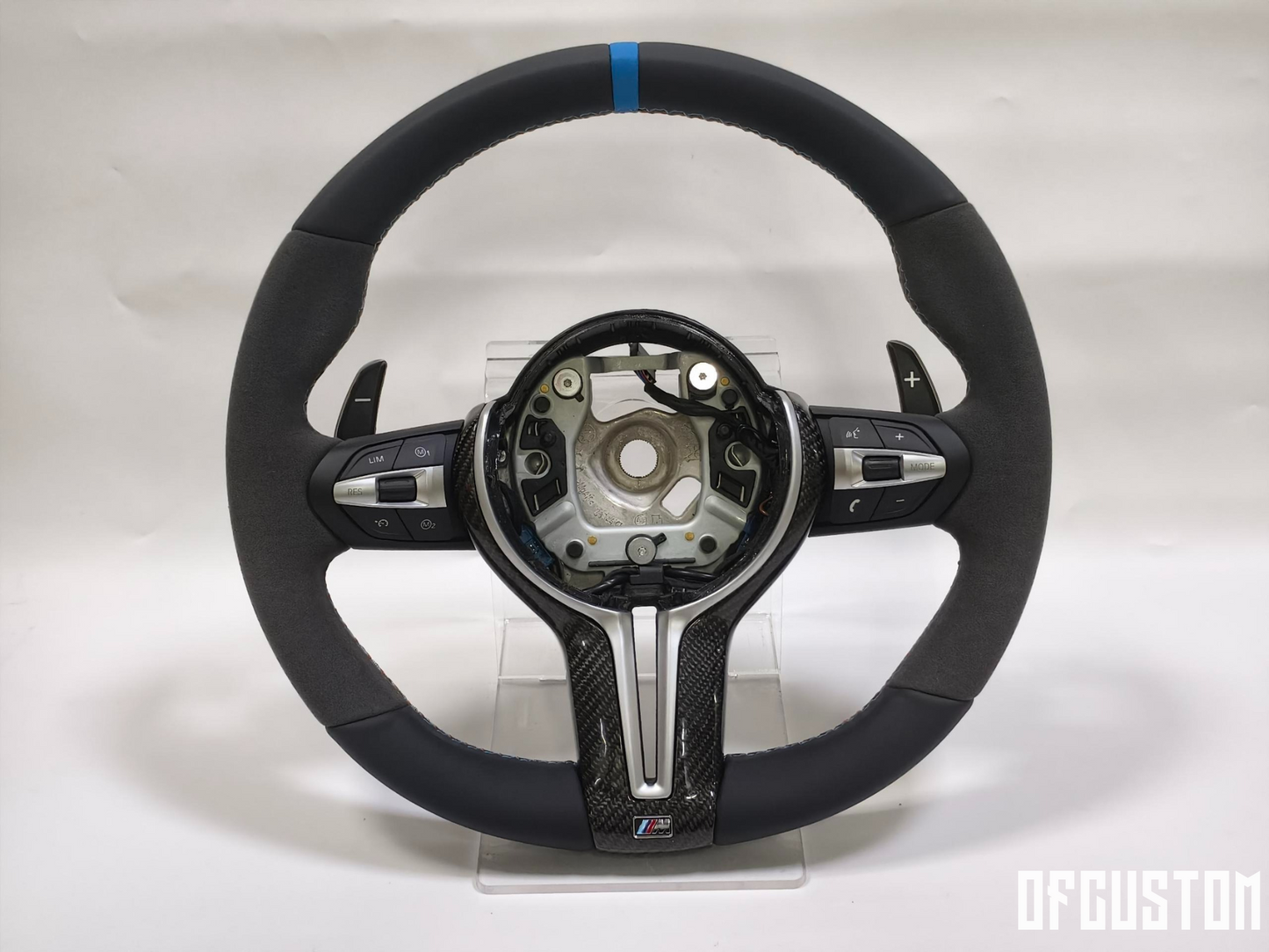 ᴏꜰꜰᴄᴜꜱᴛᴏᴍ™ Customised alcantara steering wheel suitable for bmw
